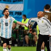 Messi och Sampaoli under matchen mot Nigeria.