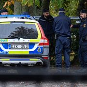 Poliser och tekniker på plats i Hermodsdal.