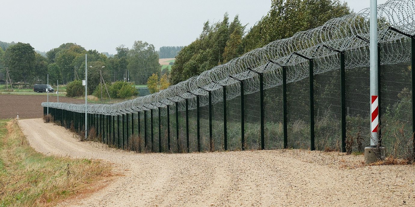 Gränsen mellan Estland och Ryssland. Bilden har ingen koppling till innehållet i artikeln.