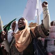 Demonstranter i huvudstaden Khartoum kräver nytt civilt styre.