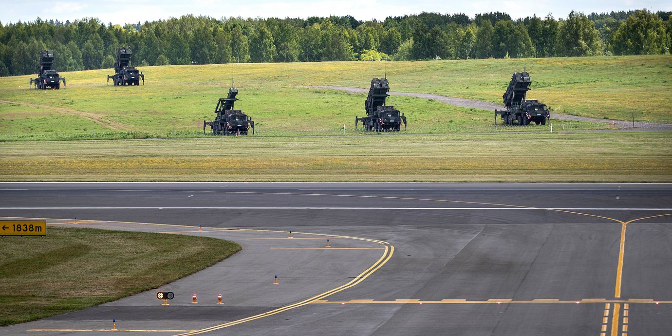 Vilnius flygplats. Bilden är från 2023, då det anordnades ett Natomöte i staden. De tyska Patriot-systemen som syns på bild är inte vanligvis utplacerade på flygplatsen.