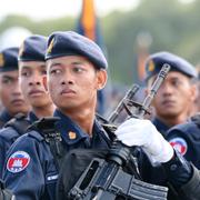 Kambodjanska soldater under en militärparad den 14 juli.