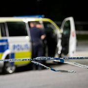 Polis på plats i Malmö där insatsen skedde. 