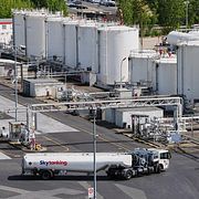 Jetbränsle på flygplatsen i Düsseldorf.