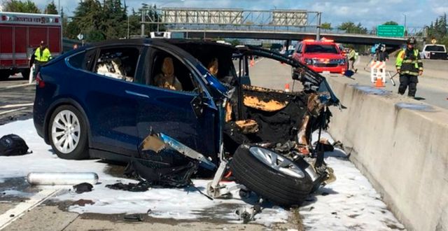 En Tesla Model X-olycka i USA.  TT NYHETSBYRÅN