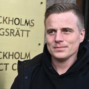 Jonathan Ravelin blev felaktigt dödförklarad. Nu stämmer han staten.