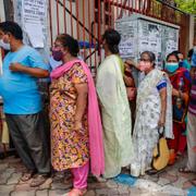 Kö till vaccination i Kolkata, 1 september. 