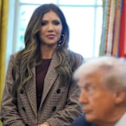 Kristi Noem och Donald Trump. 