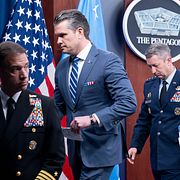 Försvarsminister Pete Hegseth i samband med en presskonferens på Pentagon, 16 april.