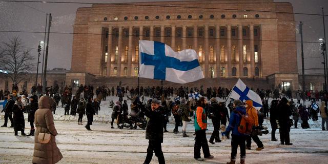 Demonstration mot Finlands dåvarande covidrestriktioner utanför parlamentsbyggnaden i Helsingfors/Arkivbild från februari 2022 Antti Aimo-Koivisto / AP