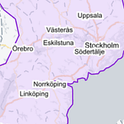 Räddningstjänsten under en brand utanför Göteborg tidigare i år. Till höger SMHI:s varningskarta.