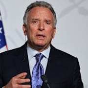 Trumps sändebud Steve Witkoff meddelar att USA inleder fas två av vapenvilan.