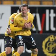 Elfsborgs Jon Jönsson har kvitterat 2-2 på tilläggstid under måndagens allsvenska fotbollsmatch mellan IF Elfsborg och Djurgårdens IF på Borås Arena.