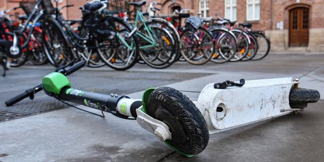 Illustrationsbild: Elsparcykel liggande vid ett cykelställ utanför Triangeln i Malmö. Johan Nilsson/TT