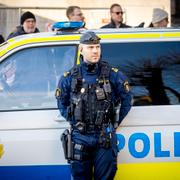 Polis på Stortorget i Örebro under tisdagen.