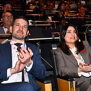 Vänsterpartiet Samuel Gonzalez Westling och Nooshi Dadgostar under öppnandet av partiets kongress i Örebro.