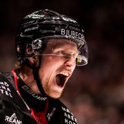 Malmö Redhawks Robin Salo jublar efter 4-1. 