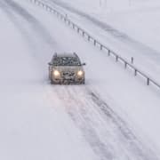 Det snöar kraftigt i Västernorrland, något som fått regionen att gå upp i stabsläge. 