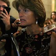 Alaskas republikanska senator Lisa Murkowski anser inte att det senaste förslaget till sjukvårdsreform är bra nog, sa hon efter gårdagens möte i senaten.