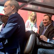 Stefan Löfven på väg till samtalet med Narendra Modi.