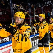 Skellefteås spelare jublar.