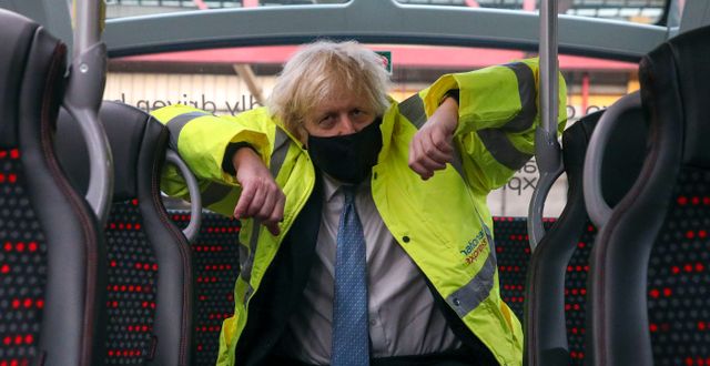 Boris Johnson på en buss i Coventry, Storbritannien. Steve Parsons / TT NYHETSBYRÅN
