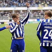 IFK Göteborgs Felix Eriksson jublar efter 2-0 under lördagens fotbollsmatch i allsvenskan mellan IFK Göteborg och Halmstads BK på Gamla Ullevi. 