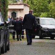 Iranska och amerikanska delegationerna vid mötet den 23 maj 2025.