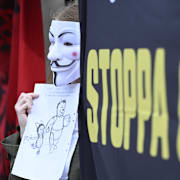 Arkivbild från en demonstration mot Chat Control 2.0 på Mynttorget i Stockholm 2023.