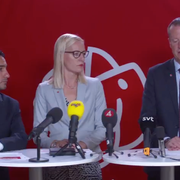 Ardalan Shekarabi, Erika Ullberg och Anders Ygeman vid Socialdemokraternas pressträff. 