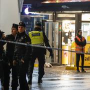 Bild från polisinsatsen efter skottlossningen. 