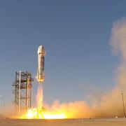 Blue origin, som tillhör den privata marknadens hårdast satsande företag, skickar upp en raket.