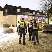 Polisen i Skäggetorp på onsdagskvällen.