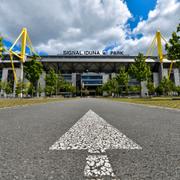 Ingen rusning till Signal Iduna Park i Dortmund.