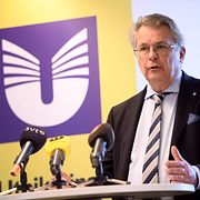 UHR, som leds av generaldirektör Ulf Melin, vill skjuta upp svenskprovet till 2029 och nu ska regeringen ta ställning till förslaget.