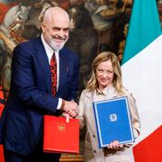 Italiens Giorgia Meloni och Albaniens premiärminister Edi Rama