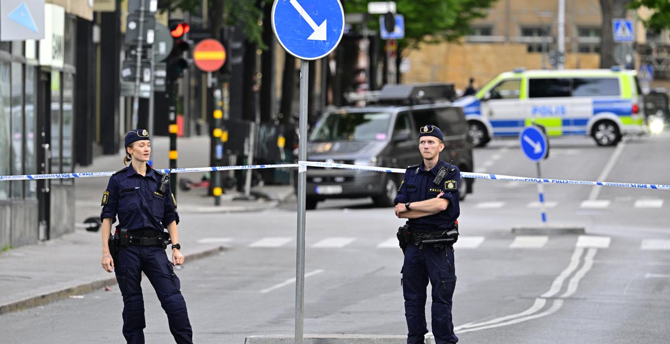 Larm Om Skott I Centrala Stockholm Klubb Inrymd 