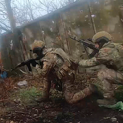 Ryska styrkor i Donbas och GCHQ- chefen Anne Keast-Butler.