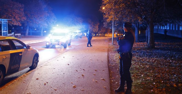 Polisen på plats efter en skjutning i Södertälje. Christine Olsson / TT NYHETSBYRÅN