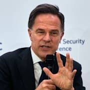 Mark Rutte/Rysk soldat i Ukraina.