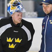 Magnus Hellberg och målvaktstränaren Stefan Lahde.