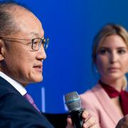 Världsbankens avgående chef Jim Yong Kim och Vita huset-rådgivaren Ivanka Trump.