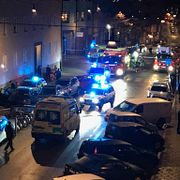 Bil som krockat med annan bil efter att blivit jagade av polis på Södermalm i Stockholm under torsdagen.