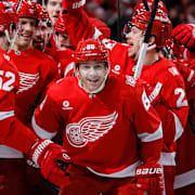 Detroit-stjärnan wing Patrick Kane (88) hyllas av sina lagkamrater efter rekordet.