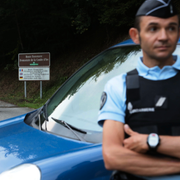 Polis på den avspärrade vägen, 2012.