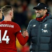 Liverpools lagkapten Jordan Henderson och tränare Jürgen Klopp. Arkivfoto.