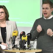 Isabella Lövin och Gustav Fridolin under pressträffen.