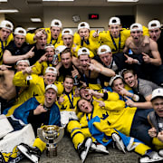 Sverige jublar i omklädningsrummet.