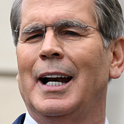 Arkivbild på oljefartyg i Hormuzsundet/USA:s finansminister Scott Bessent.