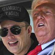 Musks kopplingar till Trump var en orsak till att Teslaförsäljningen minskade förra året.